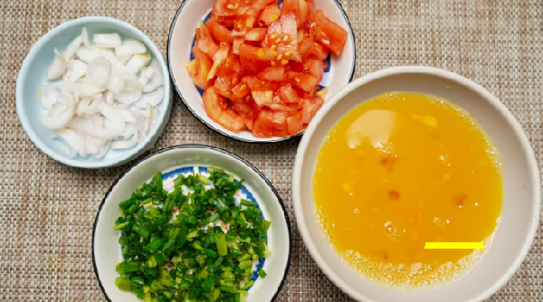 3 cách làm trứng sốt cà chua đơn giản vài phút là có món ngon