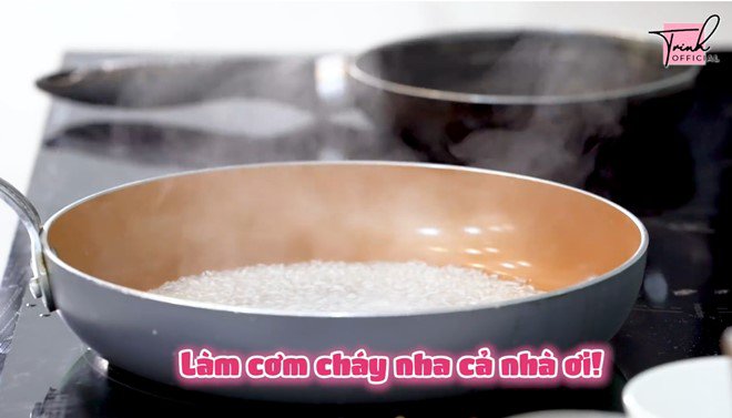 Ngọc Trinh nhờ giúp việc nấu 2 món ngon trong nhà triệu đô, chiếc chảo cũ mèm gây chú ý - 16