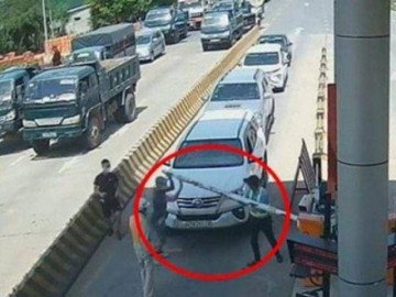 Vụ tài xế táo tợn bẻ barie, lái ngược chiều qua trạm thu phí: Hình ảnh camera tiết lộ sốc - Vimarsana News