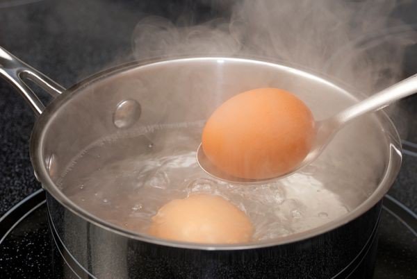 Cách nấu trứng cho trẻ có thể gây độc nguy hiểm nhưng đang được các mẹ hưởng ứng rầm rộ - 4