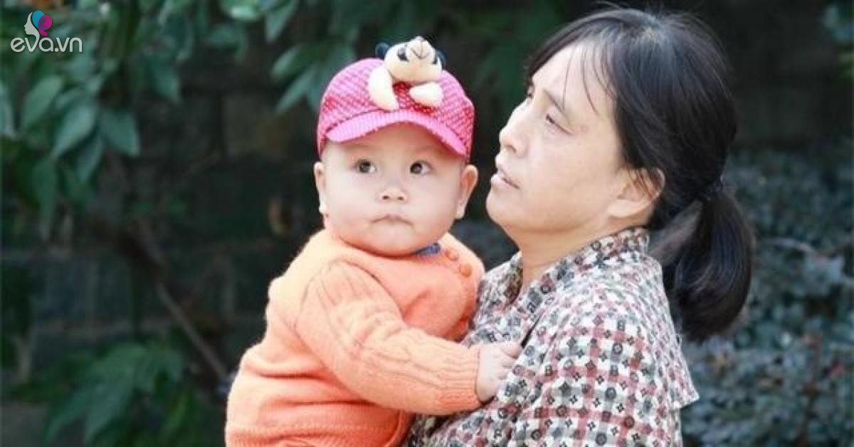 Con lớn ngăn cản, mẹ U60 nhất quyết sinh con cho tình trẻ, đẻ xong cúi đầu: Mẹ sai rồi! - Vimarsana News