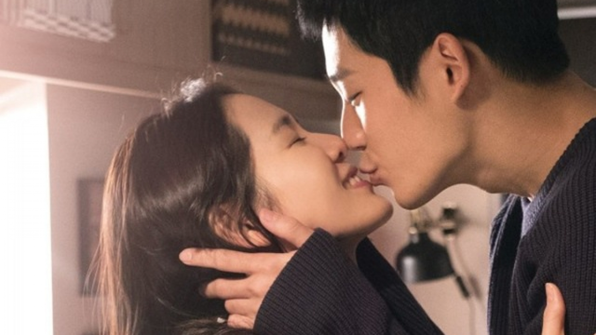 Từng Bị Đồn Hẹn Hò Son Ye Jin, Chàng Trai Này Vẫn Được Chị Đẹp Mời Tới Đám Cưới