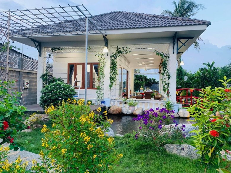 Mẹ đảm Đồng Nai được chồng tặng nhà vườn 720m2, đẹp như khu du lịch - 1