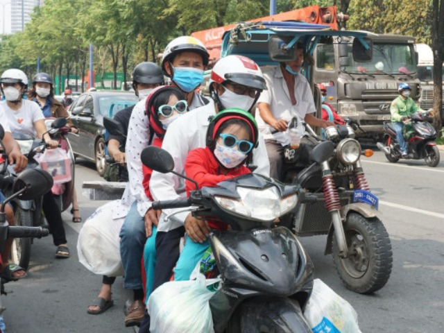 TP HCM: Kẹt xe tại bến xe, tuyến đường cửa ngõ ngày đầu nghỉ Lễ Giỗ Tổ Hùng Vương