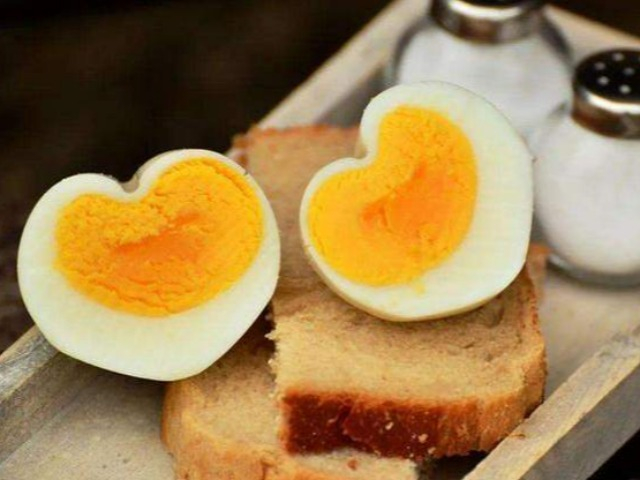 Trứng là siêu thực phẩm cho bữa sáng nhưng sau khi ăn trứng có 5 thực phẩm không nên dùng