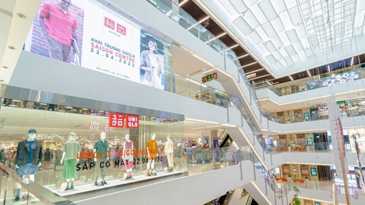 Uniqlo SG collaborates with LiHO Tea and Beauty in The Pot for CNY apparels