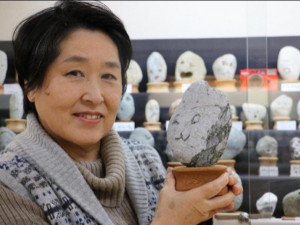 Bên trong bảo tàng đá mặt người tự nhiên kỳ lạ nhất thế giới ở Nhật Bản