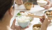 Thói quen ăn tối giúp kéo dài tuổi thọ của người Nhật