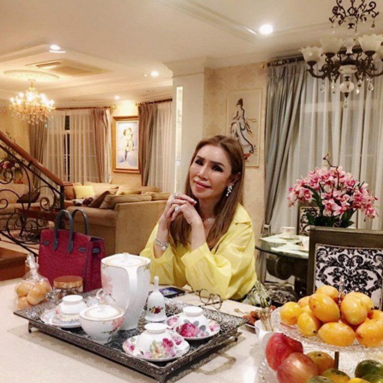 Tiêu vặt 7 tỷ/ tháng, vợ 5 của tỷ phú Dubai mỗi ngày chỉ việc mặc đẹp để chồng ngắm - 9