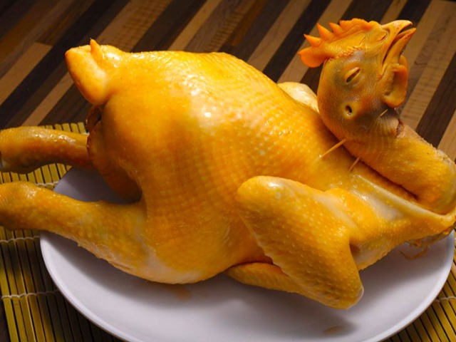 Luộc gà, vịt để bụng hướng lên trên hay xuống dưới để da bóng vàng, thơm ngon chuẩn như nhà hàng?