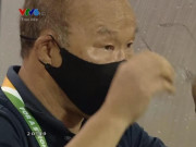 Nghẹn ngào khoảnh khắc HLV Park Hang Seo rơi nước mắt khi đội tuyển Việt Nam giành chiến thắng 1-0...
