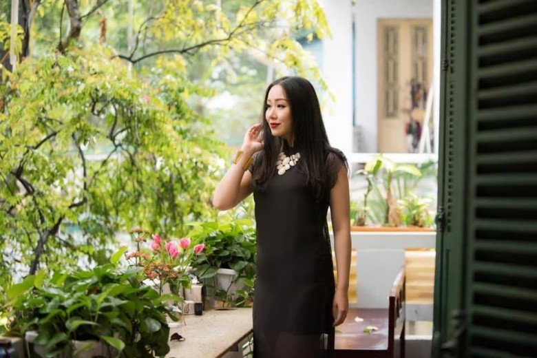 Hoa hậu quyền quý nhất Việt Nam tái xuất, diện váy thắt eo mạ vàng đẳng cấp - 10