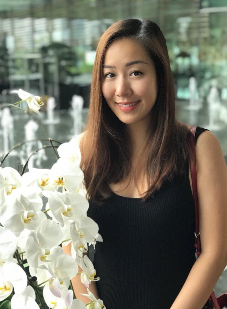 Hoa hậu quyền quý nhất Việt Nam tái xuất, diện váy thắt eo mạ vàng đẳng cấp - 7