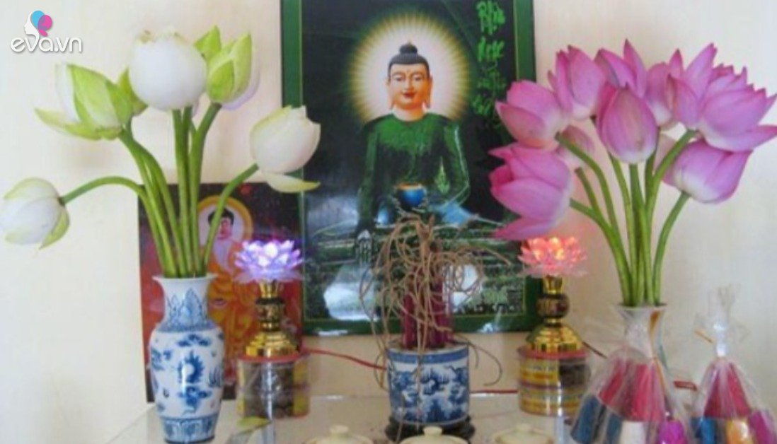 Read more about the article Những loại hoa nên đặt trên bàn thờ ngày Tết Đoan Ngọ, mong tiền bạc đủ đầy, gia chủ gặp may