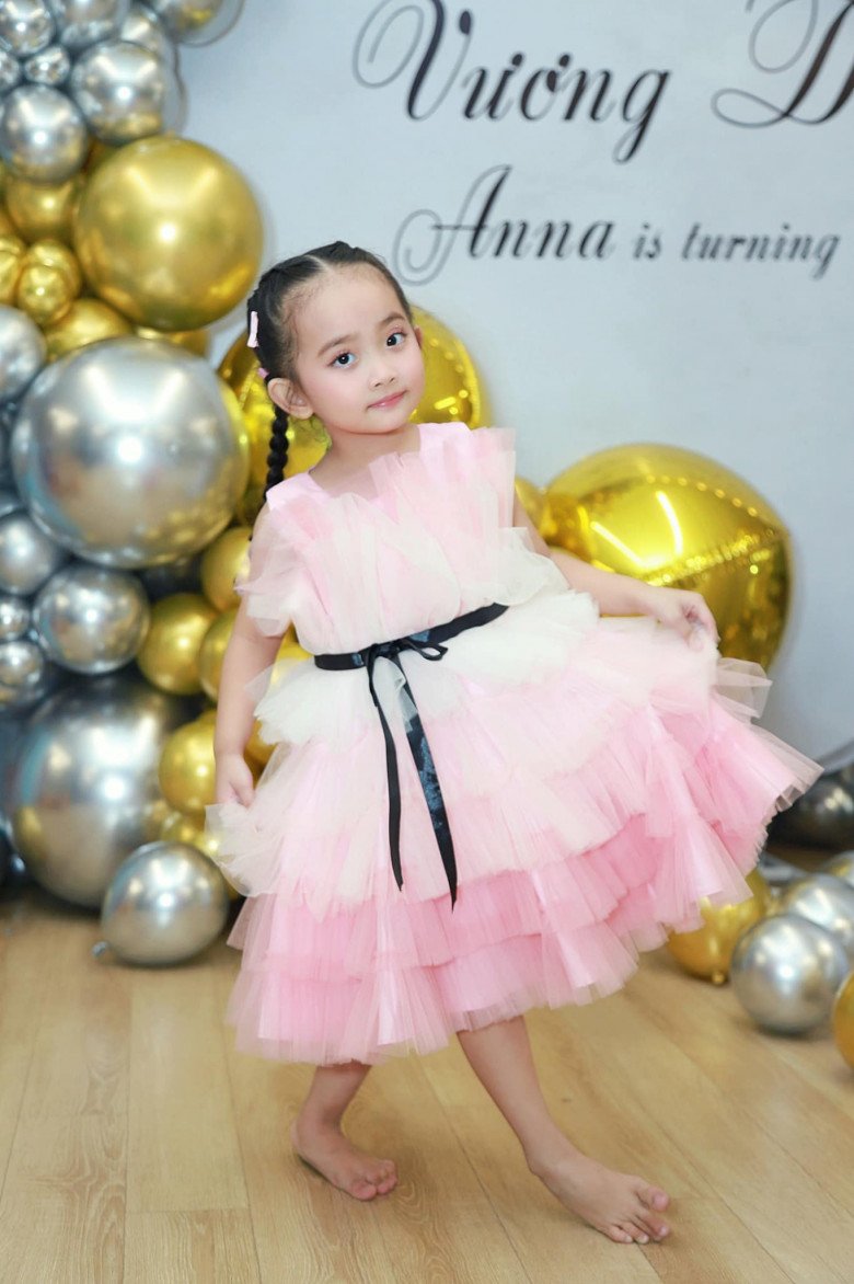 Con gái Khánh Thi tròn 4 tuổi: Xinh như công chúa, nhìn hình là biết mợ chảnh được cả nhà cưng - 10