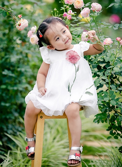 Con gái Khánh Thi tròn 4 tuổi: Xinh như công chúa, nhìn hình là biết mợ chảnh được cả nhà cưng - 17