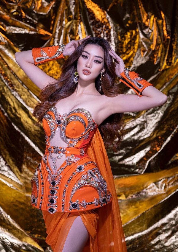 Khánh Vân diện váy chiến binh đẹp xuất sắc đi đập hộp vương miện Hoa hậu Hoàn vũ Việt Nam 2022 - 4