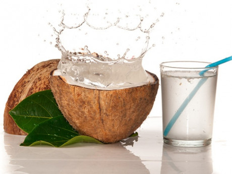 Uống nước dừa mỗi ngày giúp đẹp da, giảm cân hiệu quả