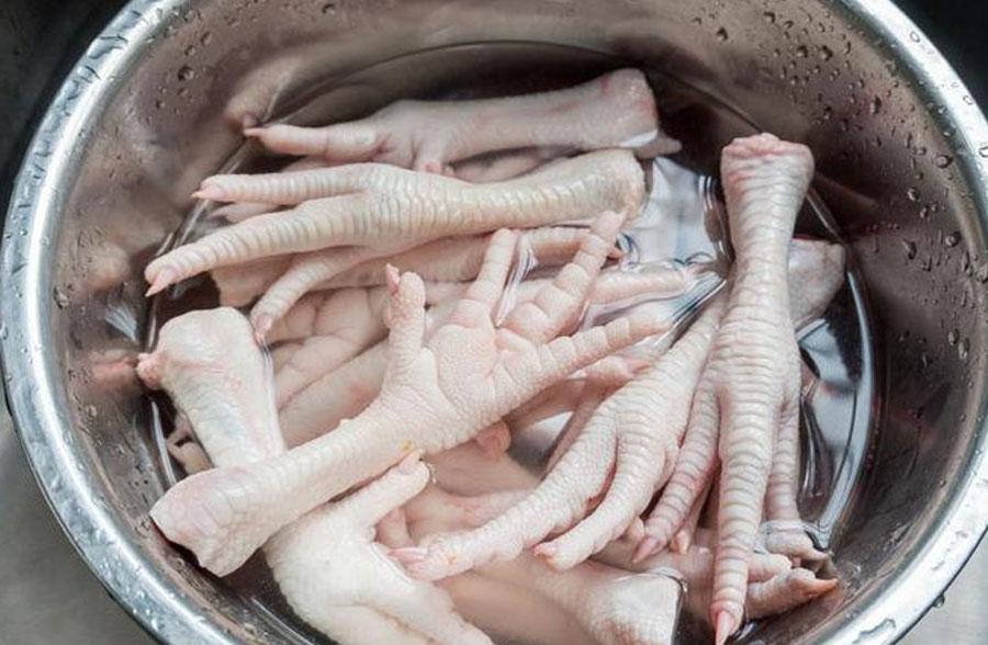 Cách làm chân gà ngâm sả tắc đơn giản mà ngon ai cũng làm được - 3