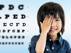 Dấu hiệu trẻ bị cận thị là gì? Làm thế nào để phòng bệnh cận thị cho trẻ em? 