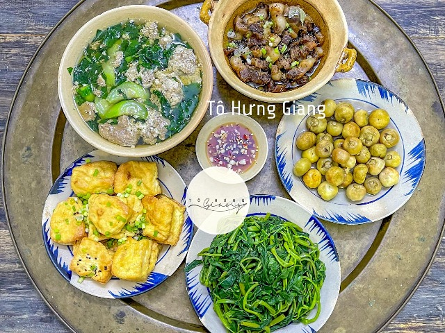 Lưu ngay thực đơn cơm hè 7 ngày dễ nấu, ngon mát, dễ ăn của mẹ đảm Hà Nội