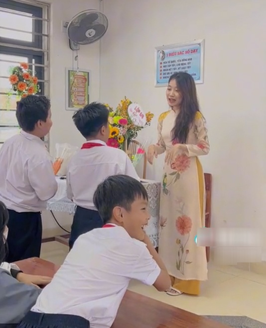 Cô giáo Thế hệ Z đi dạy vì đam mê, lương 3 triệu mỗi tháng vẫn mặc đẹp như một minh tinh - 4