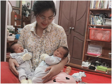 Có 2 con trai, tính đẻ thêm cô chúa cho “đủ nếp tẻ” mà sinh đôi 2 hoàng tử, sau sinh cả họ giúp chăm con