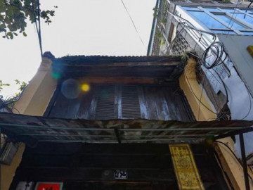 Cận cảnh nhà gỗ lim trăm tuổi “độc nhất” phố cổ Hà Nội