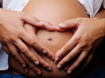 Quan hệ tình dục khi mang thai 3 tháng đầu dễ gây sảy thai, đúng hay sai?