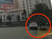 Clip Eva - Clip: Tai họa ập tới với lái ô tô, xe máy vì không ai chịu nhường ai