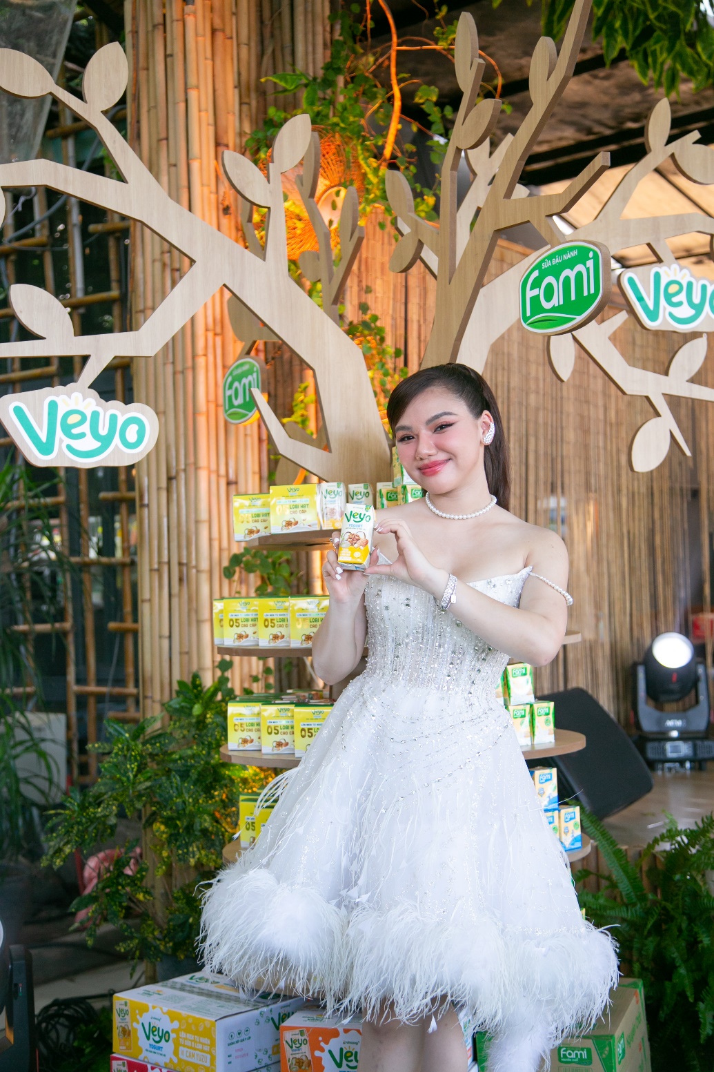 VEYO Yogurt và Fami - Nhà tài trợ chính của show truyền hình thực tế kết hợp âm nhạc “La Cà Hát Ca” - 2