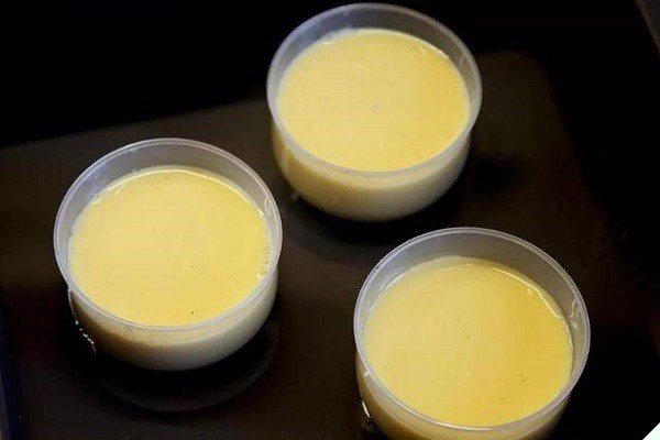 Cách làm bánh flan mướt mịn không bị rỗ, tanh đơn giản tại nhà - 4