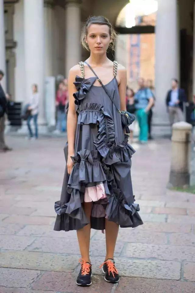 4 kieu vay dep me ly nhung hay can than vi rat de khien ban tron mot mau - 6