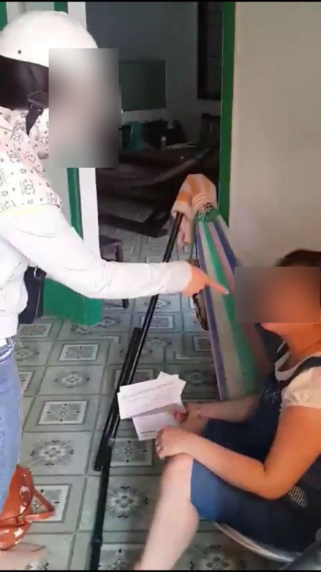 boi nho nguoi khac "lam gai" tren mxh, ba bau bi nan nhan tim den tan nha dan mat - 1