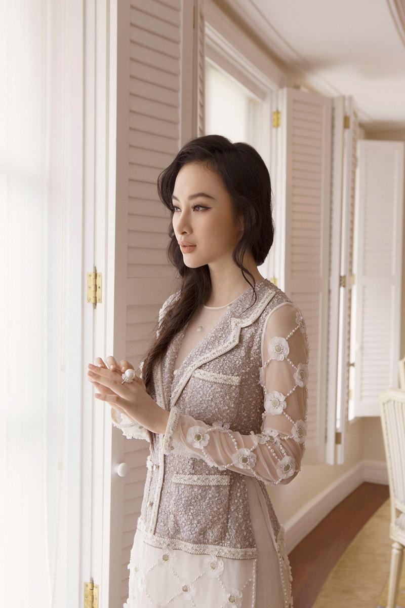 dien ao dai xinh dep, angela phuong trinh lai gay hoang mang vi nhu mat di mot canh tay - 4