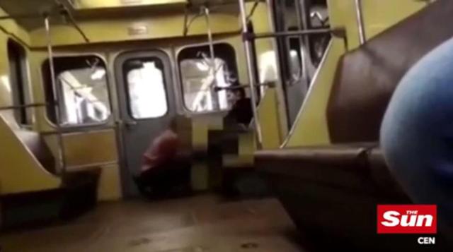 phan no cap doi lam "chuyen ay" tren tau hoa giua ban ngay, biet co may quay van co dien - 2