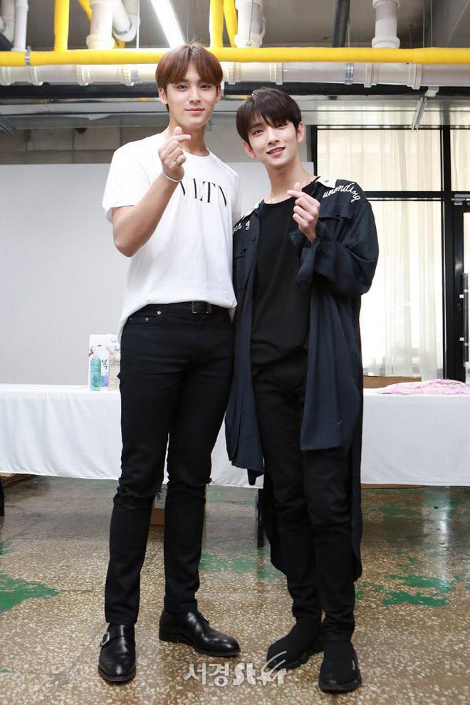 chiec ao thun co gia 8 trieu dong nay se vi "thu ky kim" ma tro nen chay hang! - 17