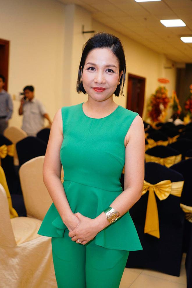 Diva Mỹ Linh tiết lộ bí quyết để có cuộc hôn nhân 20 năm hạnh phúc