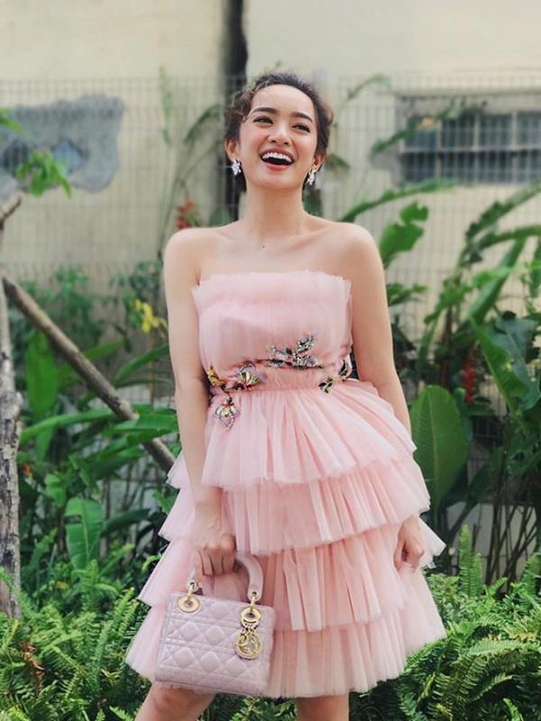 my nhan "em chua 18" giam can bat ngo, mat di ve day dan goi cam von co - 5