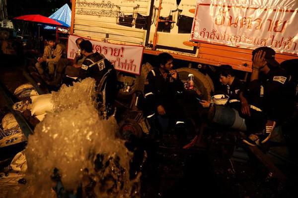 vu ca doi bong nhi mat tich 9 ngay trong hang: nhieu tinh tiet gay hoang mang du luan - 1