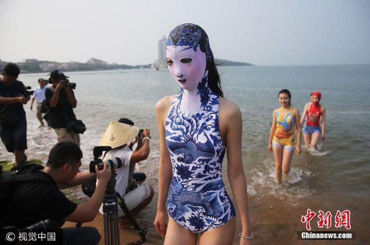 Hè 2018, mốt áo tắm Ninja của phụ nữ Trung Quốc ngày càng... gây ám ảnh - 9