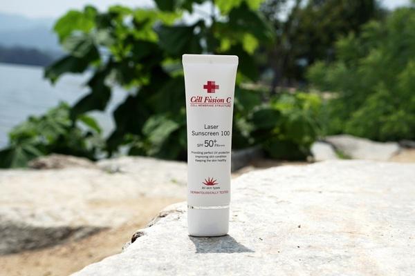 nang den 40 do cung khong lo da xin mau voi 5 tuyp kem chong nang ban chay nhat - 5