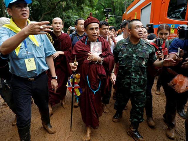 Lời tiên tri huyền bí của nhà sư Thái Lan về đội bóng mất tích 9 ngày trong hang động