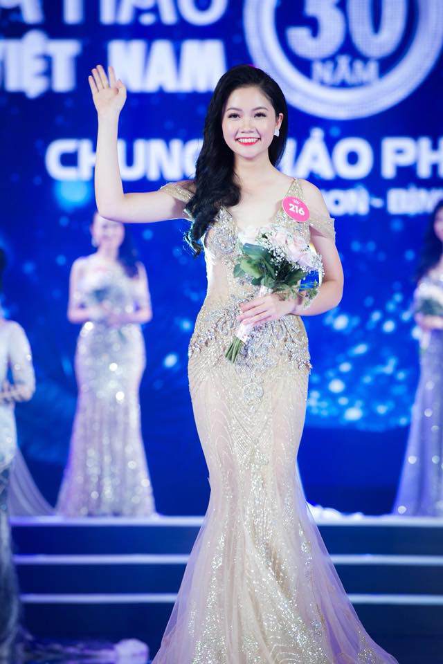 hhvn 2018: choang vang truoc kha nang "ban tieng anh nhu gio" cua 3 thi sinh tiem nang - 9