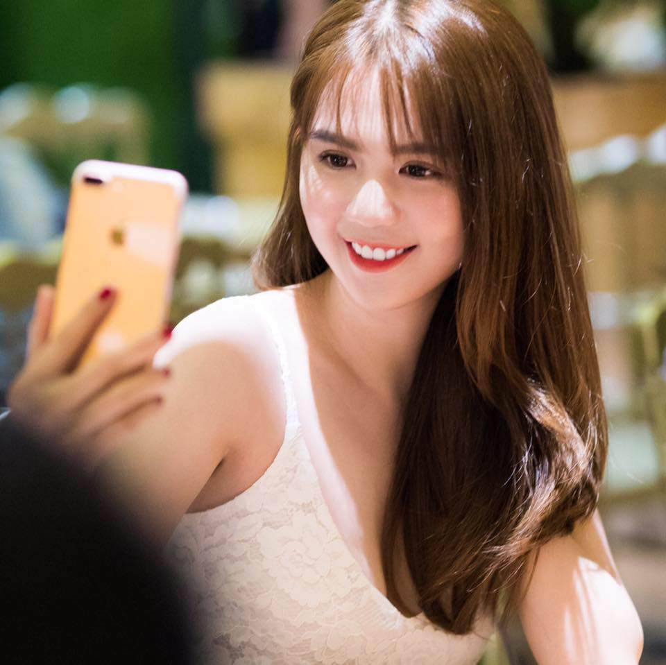 bi to thay mau, lot da, ngoc trinh dap tra antifan that hon nhien - 2