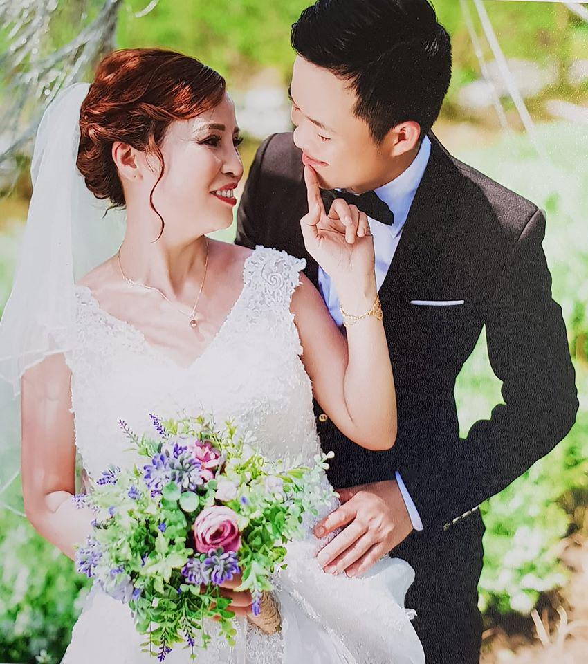 co dau 61 tuoi: "moi nguoi nghi chong tre 26 tuoi den voi toi vi tien" - 4