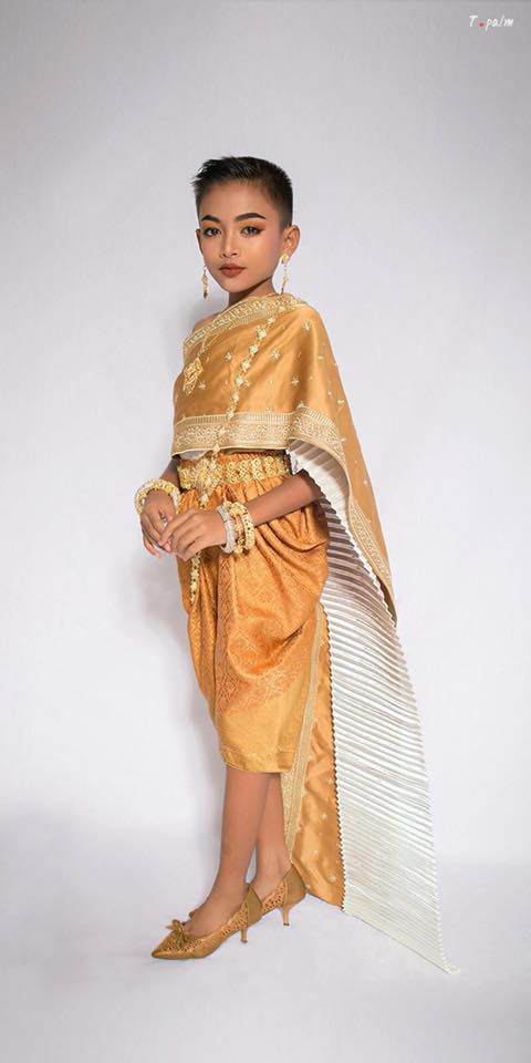 hoa hau cung phai "nga mu" truoc than thai cua than dong catwalk nhi thai lan - 5