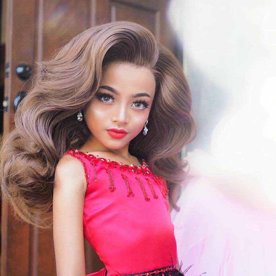 hoa hau cung phai "nga mu" truoc than thai cua than dong catwalk nhi thai lan - 10