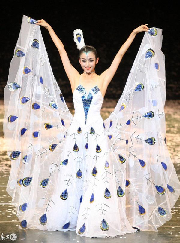 "thien nga mua trung quoc" dep khong ti vet o tuoi 60 nho ngung an com - 2