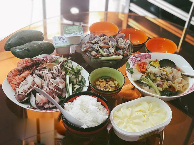 me dam da nang khoe nhung mam com 3 nguoi day ap mon chua den 100 nghin - 10